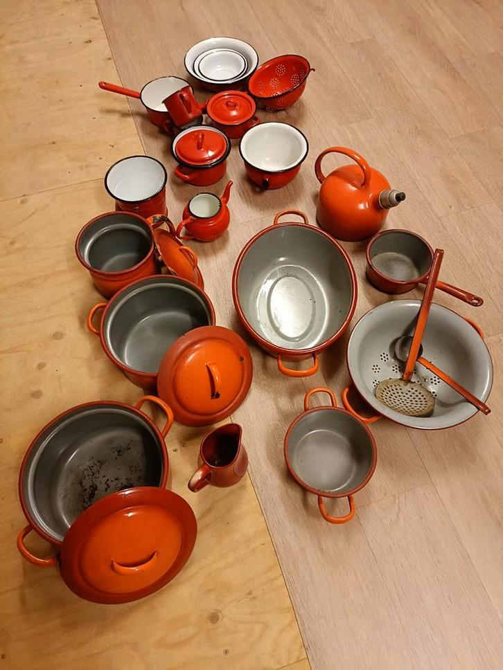Retro Emaille Pannenset Rood/Oranje, Antiek en Kunst, Antiek | Emaille, Ophalen