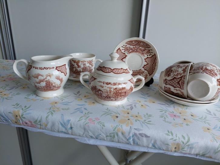 4 Antieke Kop en schotels + melkkan en suikerpot van Meakin, Antiek en Kunst, Antiek | Servies compleet, Ophalen of Verzenden