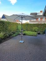 Parasol met zware voet, Ophalen, Zo goed als nieuw