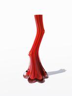 Vaasje rood glas, boomstammetje, vintage, Verzenden, Minder dan 50 cm, Rood, Glas