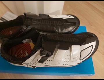 Shimano SH-R321W Fietsschoenen Maat 43 beschikbaar voor biedingen
