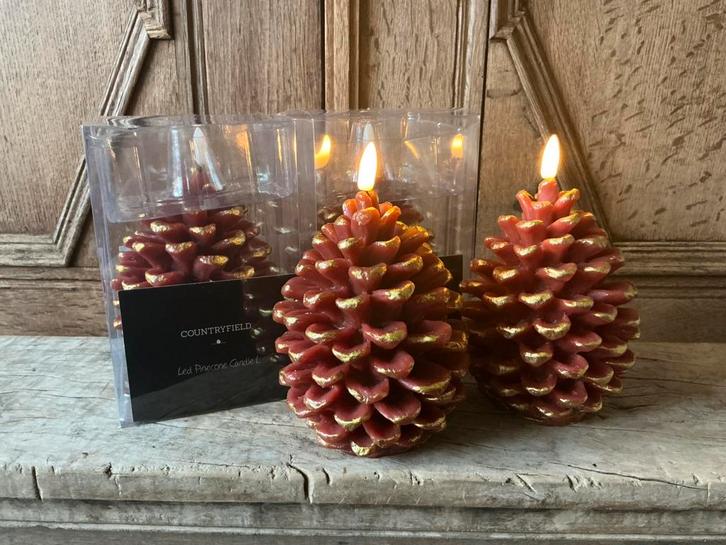 NIEUW set grote Countryfield led dennenappel kaarsen, Huis en Inrichting, Woonaccessoires | Kandelaars en Kaarsen, Nieuw, Ophalen of Verzenden