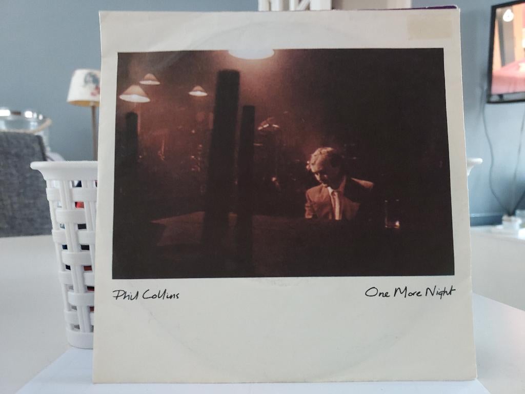 7" Single Phil Collins - One More Night / I Like The Way, Cd's en Dvd's, Vinyl Singles, Gebruikt, 7 inch, Single, Ophalen of Verzenden