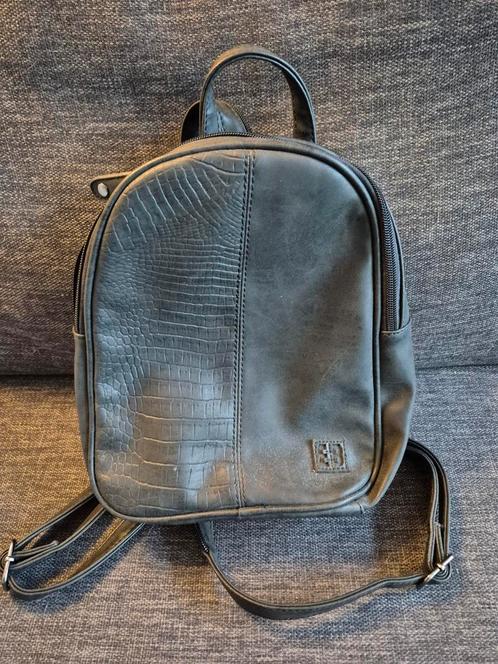 Zwarte schoudertas/rugzakje, Sieraden, Tassen en Uiterlijk, Tassen | Rugtassen, Zo goed als nieuw, Overige merken, 25 tot 40 cm