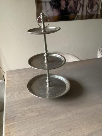 Etage schaal beschikbaar voor biedingen