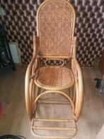 Rotan schommelstoel uit Indonesië., Huis en Inrichting, Stoelen, Ophalen of Verzenden, Bruin, Eén