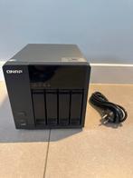 QNAP TS-469L - 4-bay NAS met Intel Atom processor, Computers en Software, NAS, Ophalen, Zo goed als nieuw