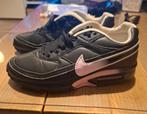 Nike air max  roze zwart maat 36, Ophalen of Verzenden, Zo goed als nieuw, Meisje, Sportschoenen