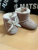 Ugg babyslofjes, Ophalen of Verzenden, Zo goed als nieuw, Jongetje of Meisje, Slofjes