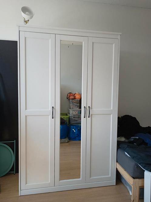Ikea Songesand kast met klerenhangers, lamp en 2x hangvakken, Huis en Inrichting, Kasten | Kledingkasten, Zo goed als nieuw, 150 tot 200 cm