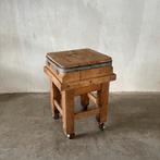 Antiek hakblok, oude werkbank, side table, keuken blok, Ophalen