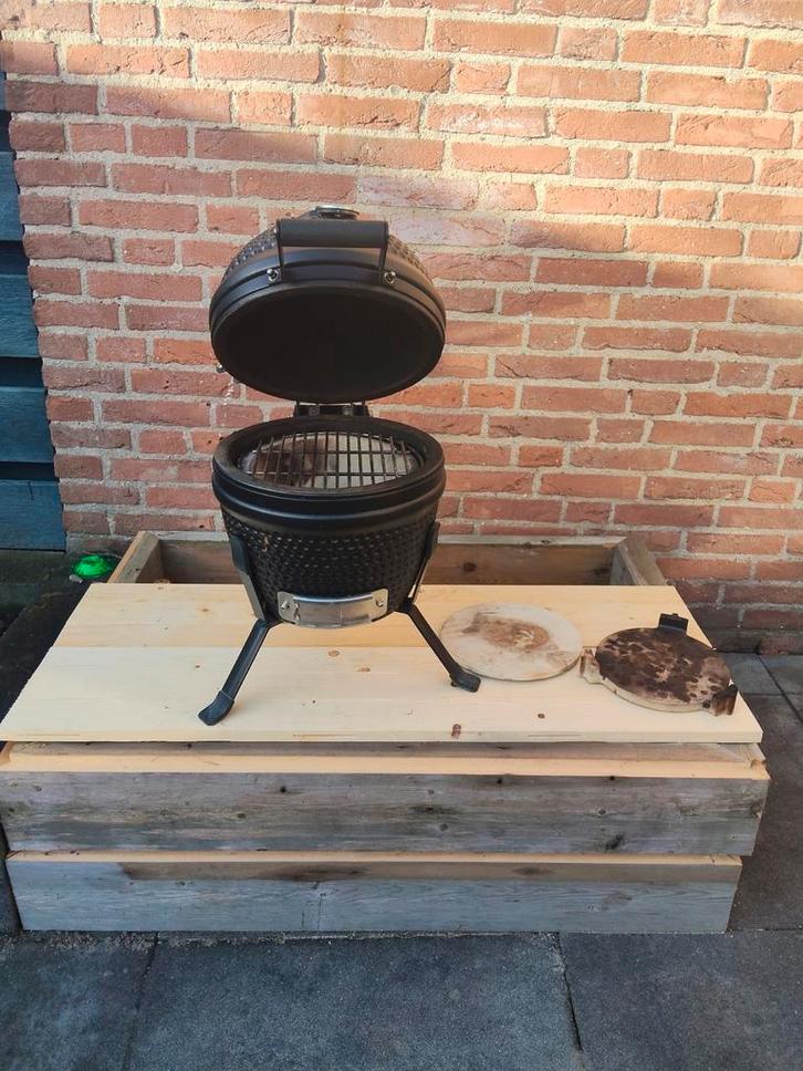Uitgebreide komado bbq, Tuin en Terras, Houtskoolbarbecues, Zo goed als nieuw, Ophalen