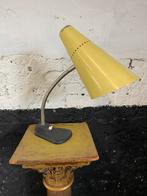 Vintage mis century lamp conische kap geperforeerd Hala ?, Gebruikt, Vintage mid century lamp verlichting design Hala, Ophalen of Verzenden