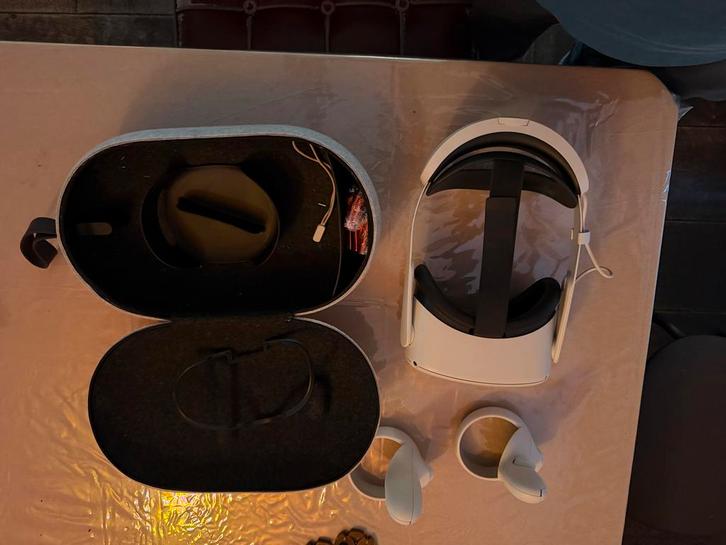 Quest 2 + Elite Strap + Extra's, Spelcomputers en Games, Virtual Reality, Gebruikt, Pc, VR-bril, Ophalen