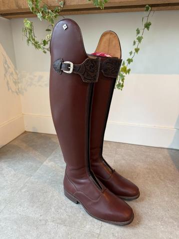 *DEMO SALE* DeNiro Polo Bruin beschikbaar voor biedingen