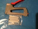 Hand nietmachine met nietjes, Ophalen, Zo goed als nieuw