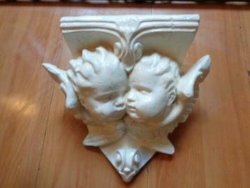 2 engeltjes op console beton beschikbaar voor biedingen
