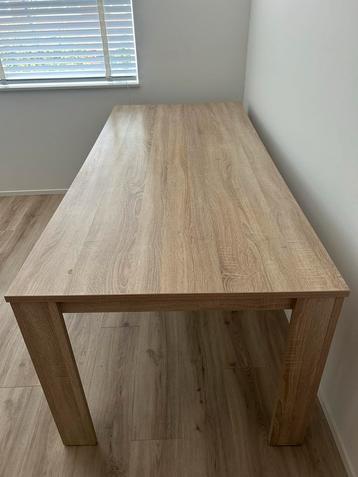 Ruime eettafel/Bureau 90x200 beschikbaar voor biedingen
