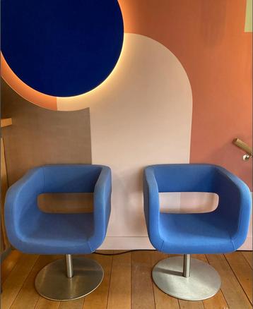 Set vintage fauteuils, blauw, metalen voet beschikbaar voor biedingen