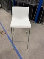 49 wit chroome barkruk met rugleuning, Huis en Inrichting, Barkrukken, 1 kruk, Ophalen, Zo goed als nieuw, 60 tot 90 cm