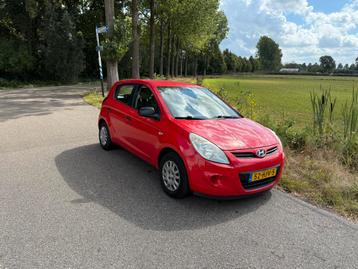 Hyundai i20 1.2 5-DRS 2008 Rood beschikbaar voor biedingen