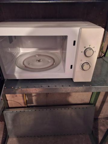 Microwave oven beschikbaar voor biedingen