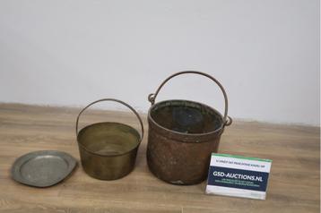 Antieke Mix van 1 Koperen Ketel & 1 Messing Ketel beschikbaar voor biedingen