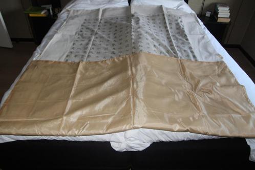 Apart tafelkleed met Chinese karakter in nieuwstaat met gele, Huis en Inrichting, Tafelkleden, Zo goed als nieuw, Rechthoek, Binnen