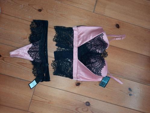 nieuwe hunkemoller noir lingeriesetje string L bustier 80D, Kleding | Dames, Ondergoed en Lingerie, String, Zwart, Ophalen of Verzenden