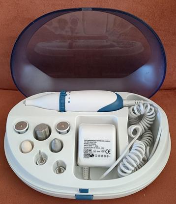 Electrische Manicure / Pedicure set in handige opbergdoos beschikbaar voor biedingen