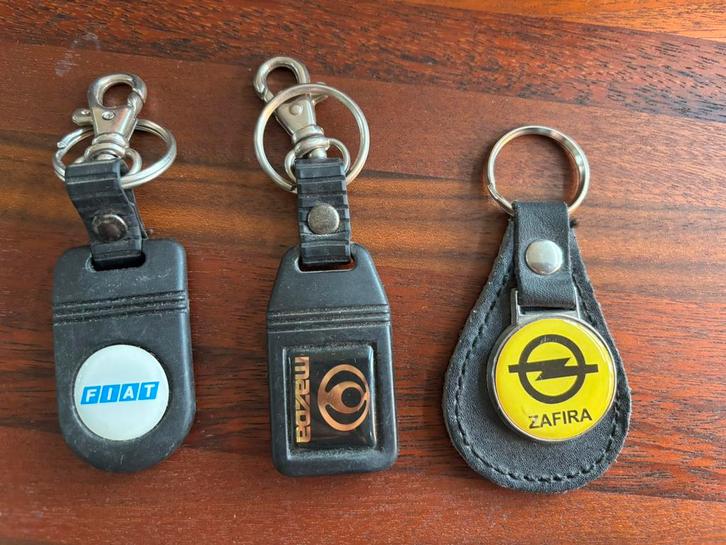 FIAT, OPEL ZAFIRA EN MAZDA VINTAGE SLEUTELHANGERS, Verzamelen, Sleutelhangers, Zo goed als nieuw, Merk, Ophalen of Verzenden