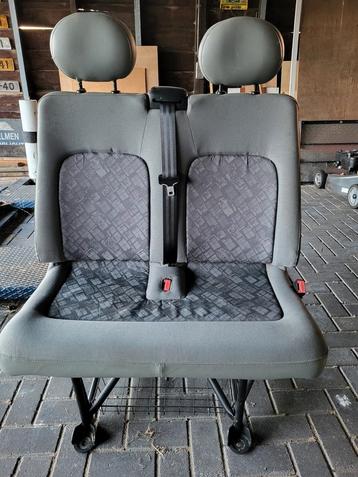 2 zits bijrijdersbank. Komt uit een opel movano 2003 beschikbaar voor biedingen
