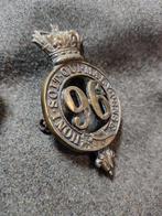 Britse Cap badge 96th Manchester regiment of foot, Verzamelen, Ophalen of Verzenden, Landmacht, Engeland, Embleem of Badge