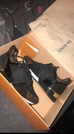 Louis Vuitton RUN AWAY SNEAKER maat 37, Zwart, Louis Vuitton, Ophalen of Verzenden, Sneakers of Gympen