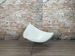 Vitra Coconut wit bij TheReSales, Huis en Inrichting, Fauteuils, Metaal, 75 tot 100 cm, Ophalen of Verzenden, Zo goed als nieuw