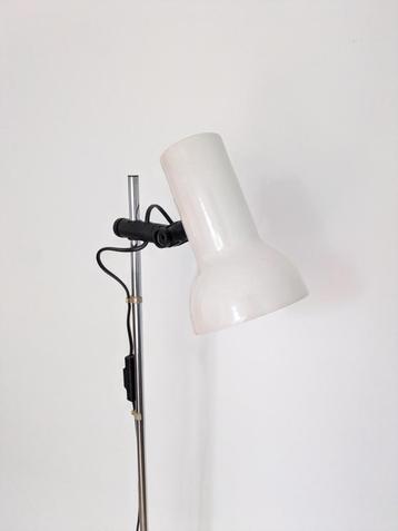 Vintage jaren 80 witte staande lamp metaal beschikbaar voor biedingen