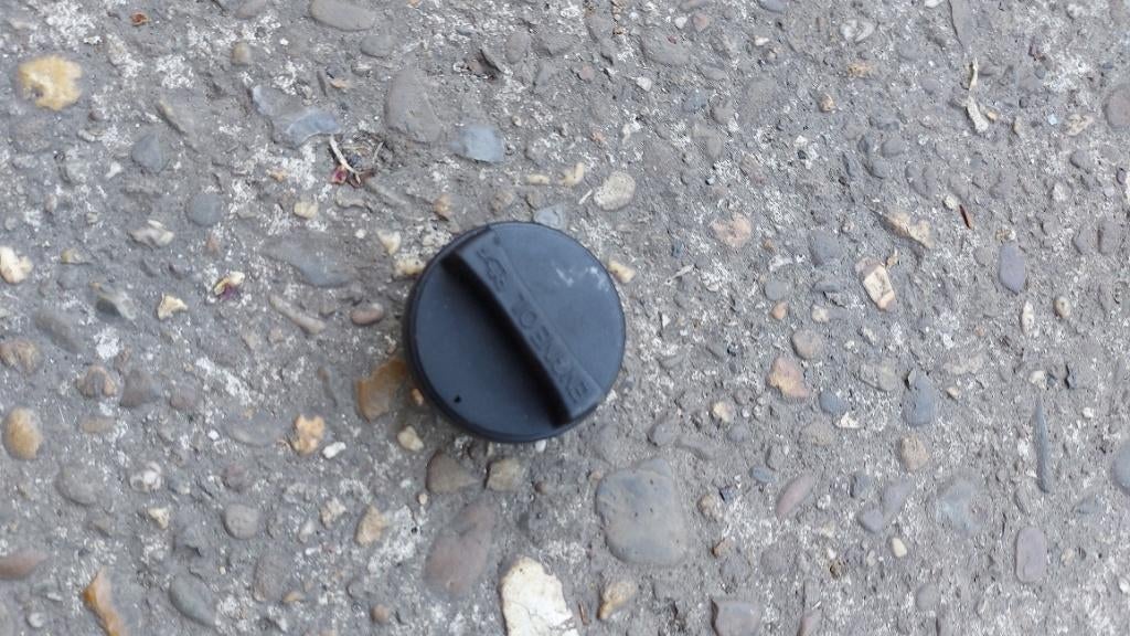 Olie dop Corolla Verso 1800i uit 2007, Auto diversen, Ophalen of Verzenden