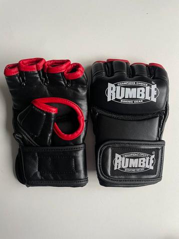 Rumble handschoenen en scheenbeschermers beschikbaar voor biedingen