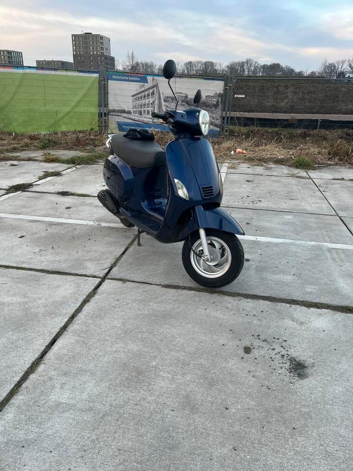 Iva Lux 50 scooter || inruilen & onderhandelen mogelijk!, Fietsen en Brommers, Scooters | Overige merken, Zo goed als nieuw, Maximaal 25 km/u