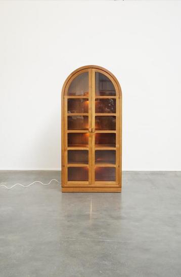 Vintage Deens design vitrinekast van Dyrlund met verlichting beschikbaar voor biedingen