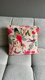 Kussen met vogel roze, Huis en Inrichting, Woonaccessoires | Kussens, Ophalen of Verzenden, Zo goed als nieuw, Roze, Vierkant