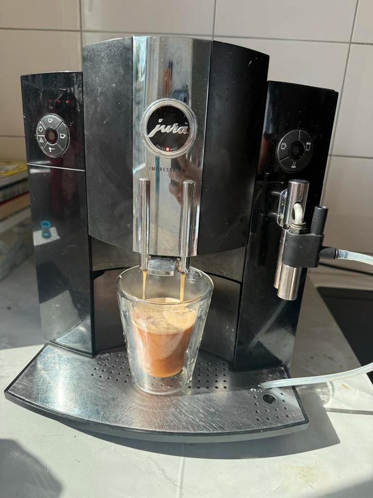 Jura Impressa C9 – servicebeurt nodig, Witgoed en Apparatuur, Koffiezetapparaten, Gebruikt, Gemalen koffie, Koffiebonen, Koffiemachine