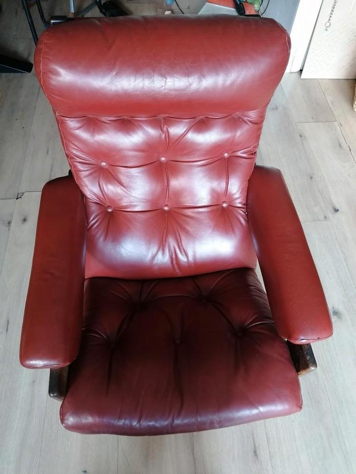 Retro vintage leren fauteuil rookstoel + tweezits bank, Huis en Inrichting, Fauteuils, Zo goed als nieuw, Leer, 75 tot 100 cm