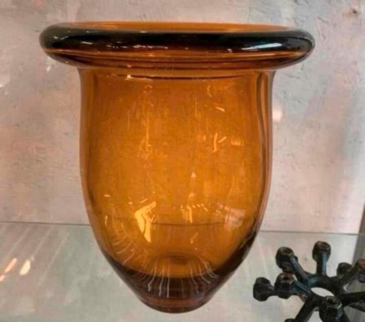 Vaas amber kleur dik glazen A.D.Copier Leerdam vaas., Antiek en Kunst, Antiek | Glas en Kristal, Ophalen of Verzenden