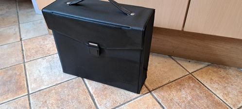 te koop zwarte singels koffer 30 x 12 x 26 cm, Sieraden, Tassen en Uiterlijk, Koffers, Nieuw, Zacht kunststof, Minder dan 50 cm