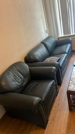 Groot bed en stoelen en kast, Ophalen