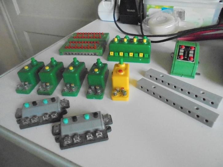 fleischmann trix lima Faller verdelers schakelaars ho of n, Hobby en Vrije tijd, Modeltreinen | H0, Zo goed als nieuw, Transformator of Voeding