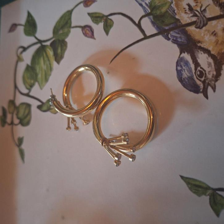 Goudkleurige oorbellen met strass, Sieraden, Tassen en Uiterlijk, Oorbellen, Zo goed als nieuw, Overige materialen, Goud, Met strass