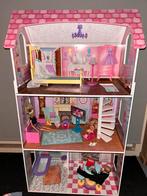 Kidcraft poppenhuis met diverse barbies; toebehoren, Kinderen en Baby's, Speelgoed | Poppenhuizen, Ophalen, Zo goed als nieuw