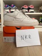 Nike Air Force 1 ‘07 Low COTM Triple White, Kleding | Heren, Schoenen, Wit, Nike, Ophalen of Verzenden, Sneakers of Gympen